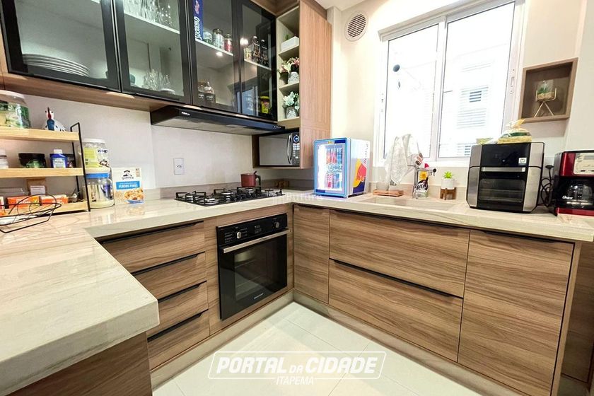 Apartamento &agrave; venda - 141m&sup2; - Meia Praia