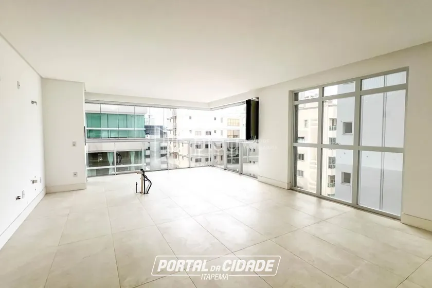 Apartamento &agrave; venda - 164m&sup2; - Meia Praia