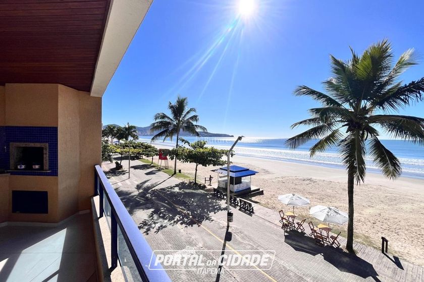Apartamento &agrave; venda - 170m&sup2; - Meia Praia