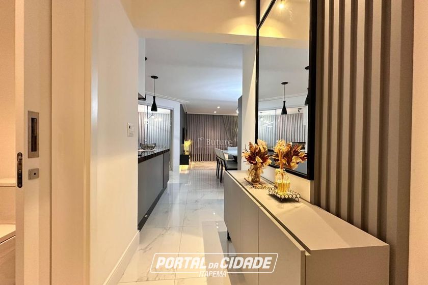 Apartamento &agrave; venda - 129m&sup2; - Meia Praia