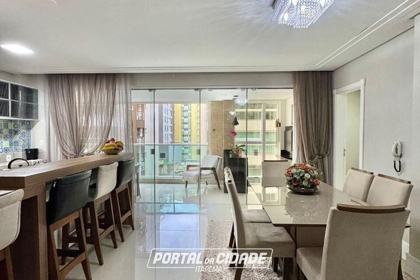 Apartamento &agrave; venda - 118m&sup2; - Meia Praia