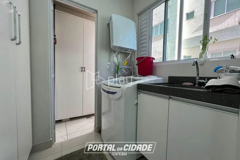 Apartamento &agrave; venda - 133m&sup2; - Meia Praia