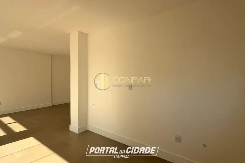 Apartamento &agrave; venda - 103m&sup2; - Meia Praia