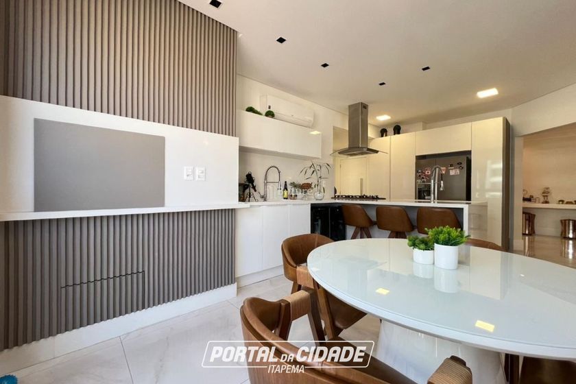 Apartamento &agrave; venda - 196m&sup2; - Meia Praia