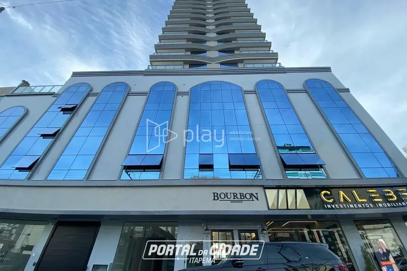Apartamento &agrave; venda - 110m&sup2; - Meia Praia