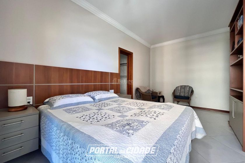 Apartamento &agrave; venda - 170m&sup2; - Meia Praia