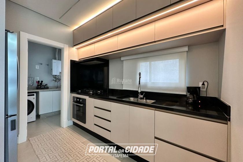 Apartamento &agrave; venda - 165m&sup2; - Meia Praia