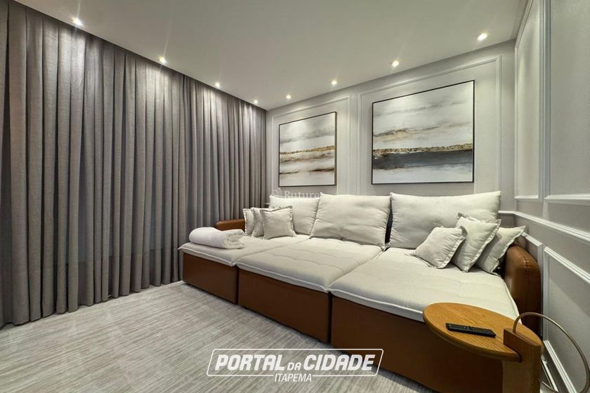 Apartamento &agrave; venda - 142m&sup2; - Meia Praia