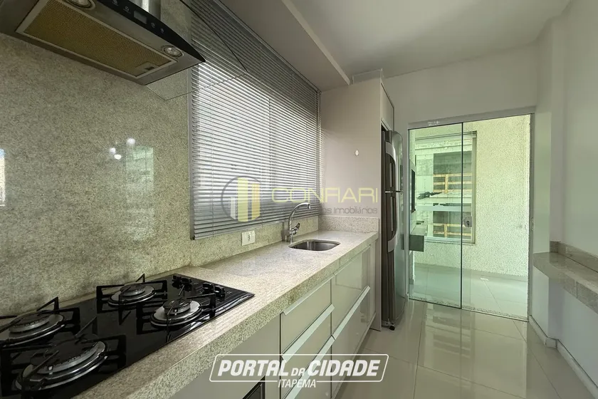 Apartamento &agrave; venda - 123m&sup2; - Meia Praia