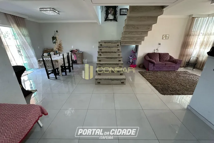 Casa &agrave; venda - 244m&sup2; - Ribanceira do Sul