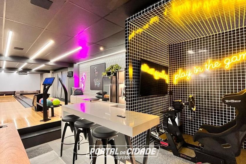 Apartamento &agrave; venda - 182m&sup2; - Meia Praia