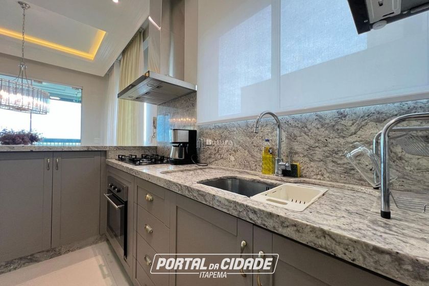 Apartamento &agrave; venda - 168m&sup2; - Meia Praia