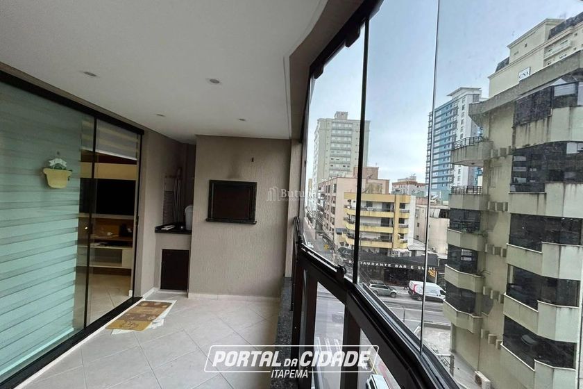 Apartamento &agrave; venda - 159m&sup2; - Meia Praia