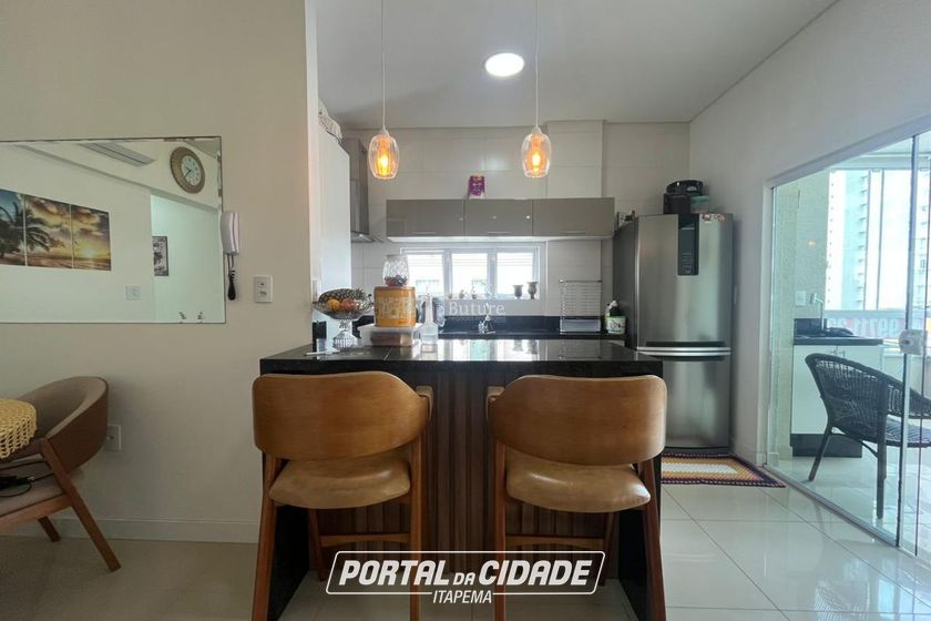 Apartamento &agrave; venda - 118m&sup2; - Meia Praia