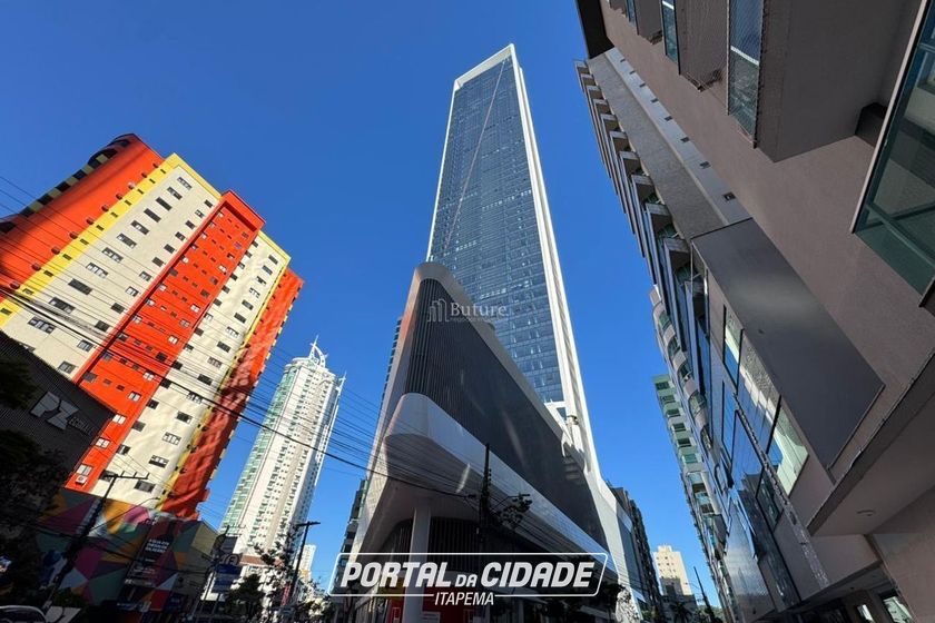 Apartamento &agrave; venda - 171m&sup2; - Centro