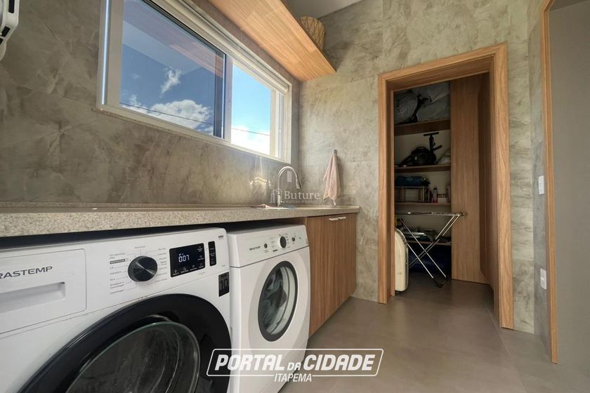 Casa &agrave; venda - 360m&sup2; - Centro