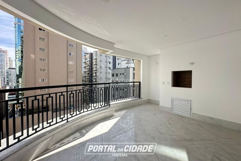 Apartamento &agrave; venda - 185m&sup2; - Meia Praia