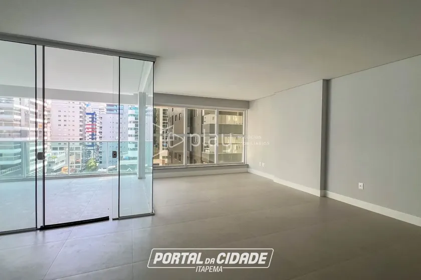 Apartamento &agrave; venda - 190m&sup2; - Meia Praia