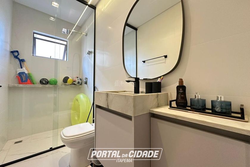 Apartamento &agrave; venda - 134m&sup2; - Meia Praia