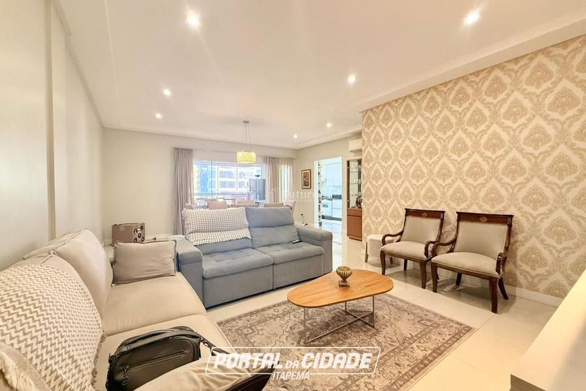 Apartamento &agrave; venda - 145m&sup2; - Meia Praia