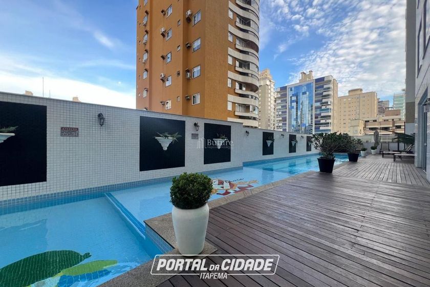 Apartamento &agrave; venda - 155m&sup2; - Meia Praia