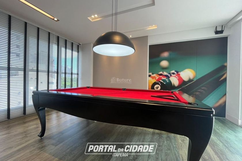 Apartamento &agrave; venda - 132m&sup2; - Meia Praia