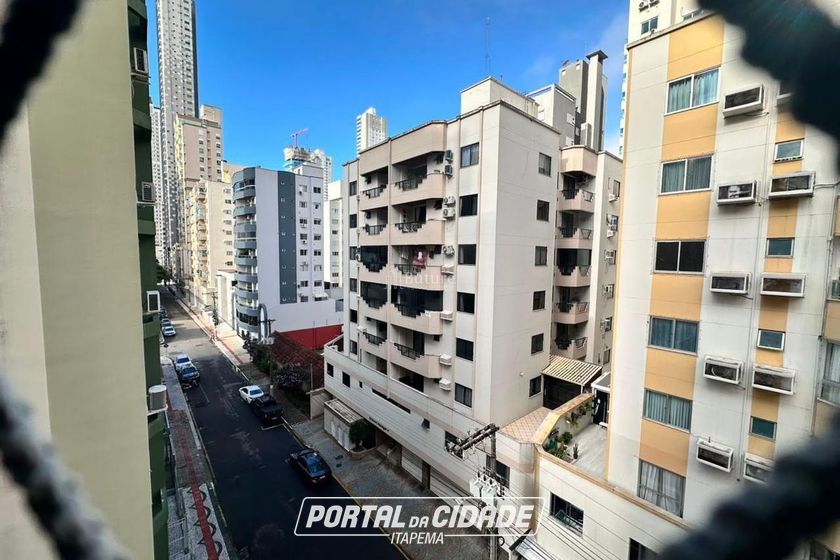 Apartamento &agrave; venda - 93m&sup2; - Centro