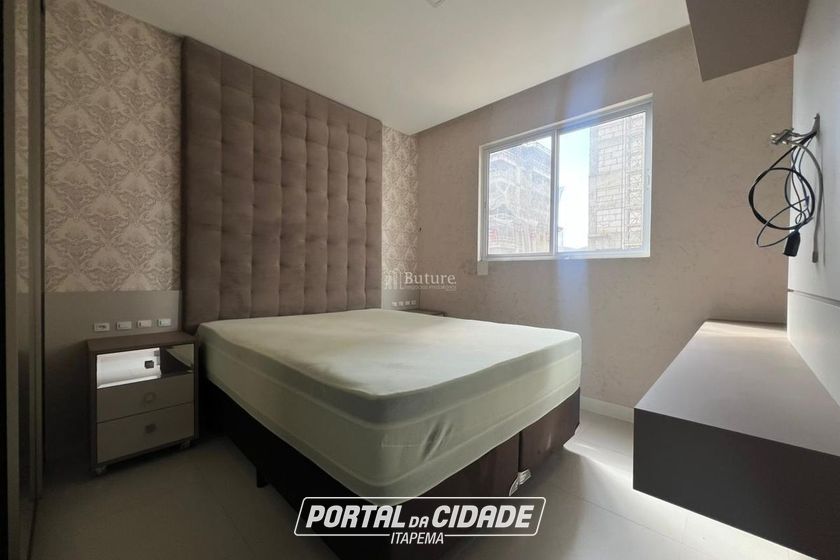 Apartamento &agrave; venda - 141m&sup2; - Meia Praia