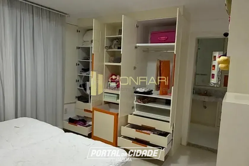Casa para alugar - 300m&sup2; - Meia Praia