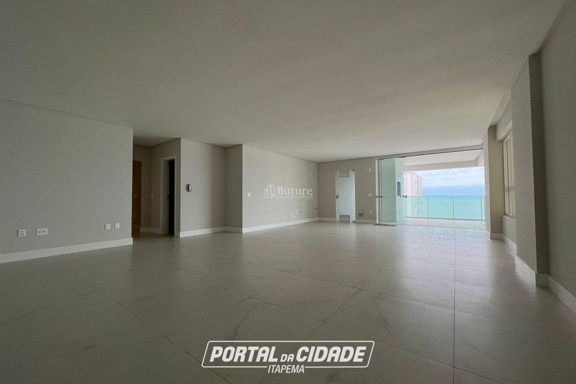 Apartamento &agrave; venda - 197m&sup2; - Meia Praia