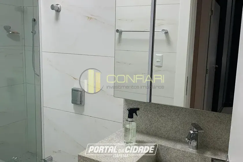 Apartamento &agrave; venda - 140m&sup2; - Meia Praia