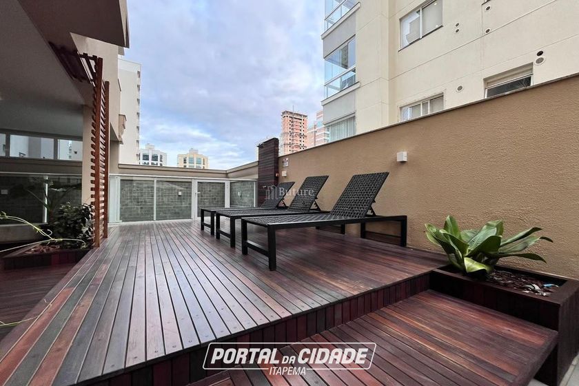 Apartamento &agrave; venda - 125m&sup2; - Meia Praia