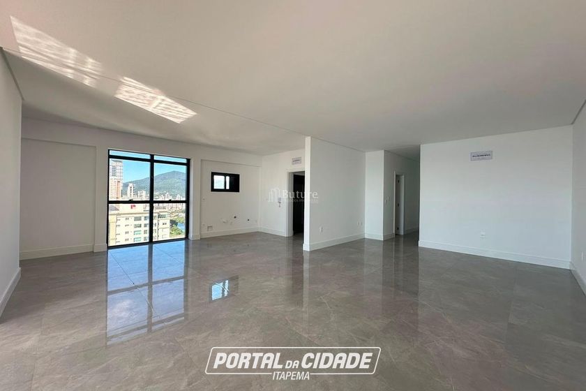 Apartamento &agrave; venda - 198m&sup2; - Meia Praia