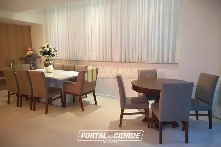 Apartamento &agrave; venda - 145m&sup2; - Meia Praia