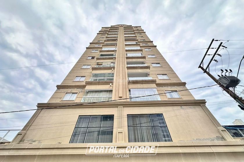 Apartamento &agrave; venda - 95m&sup2; - Meia Praia