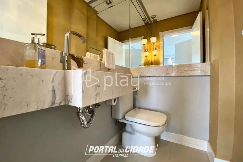 Apartamento &agrave; venda - 145m&sup2; - Meia Praia