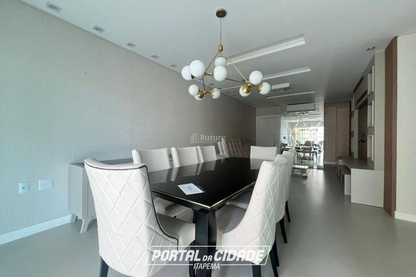 Apartamento &agrave; venda - 141m&sup2; - Meia Praia
