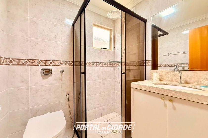 Apartamento &agrave; venda - 114m&sup2; - Meia Praia