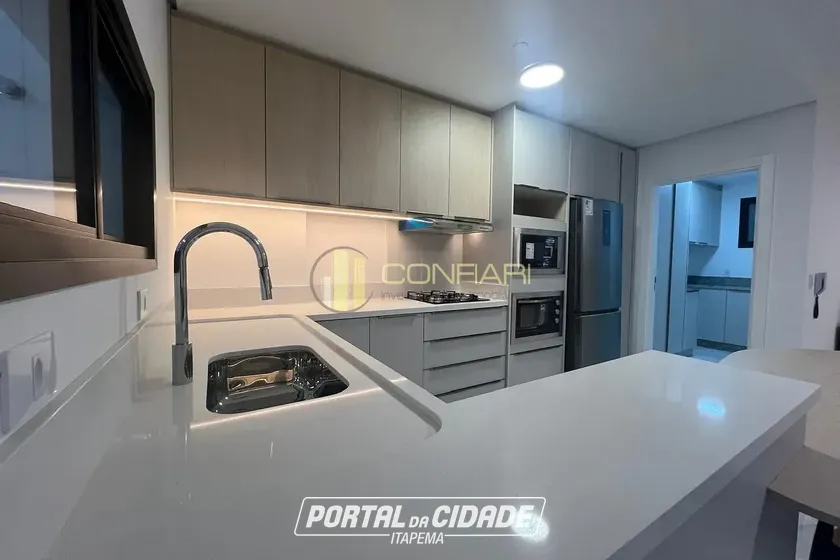 Apartamento para alugar - 187m&sup2; - meia praia