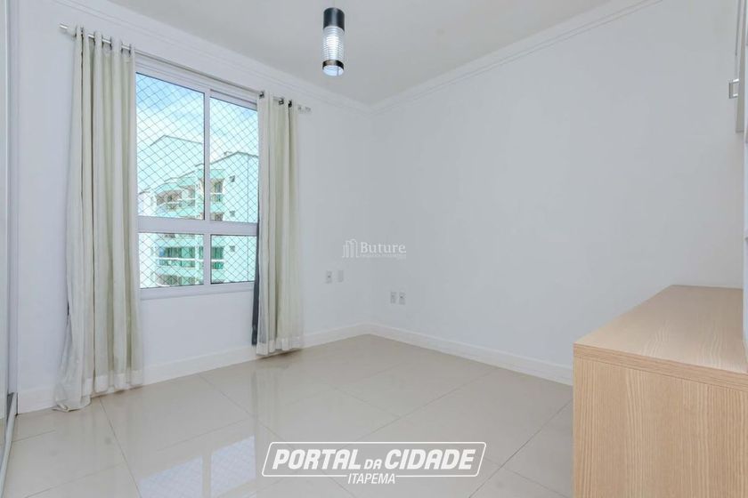 Apartamento &agrave; venda - 270m&sup2; - Meia Praia