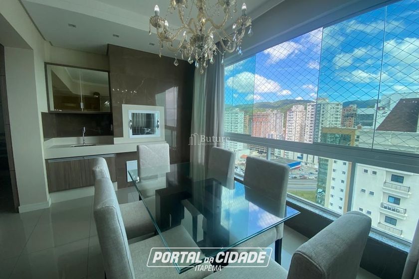 Apartamento &agrave; venda - 190m&sup2; - Meia Praia