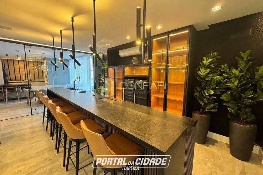 Apartamento &agrave; venda - 207m&sup2; - Meia Praia