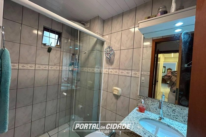 Apartamento &agrave; venda - 147m&sup2; - Meia Praia