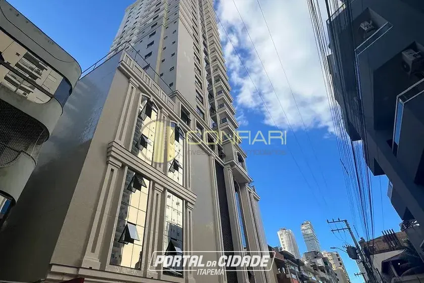 Apartamento &agrave; venda - 168m&sup2; - Meia Praia