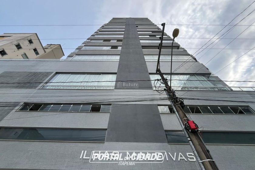 Apartamento &agrave; venda - 145m&sup2; - Meia Praia