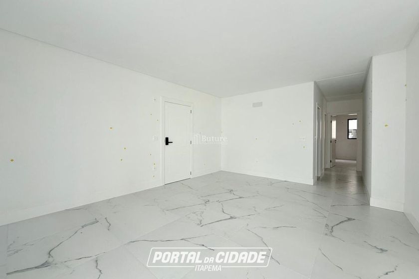 Apartamento &agrave; venda - 160m&sup2; - Meia Praia