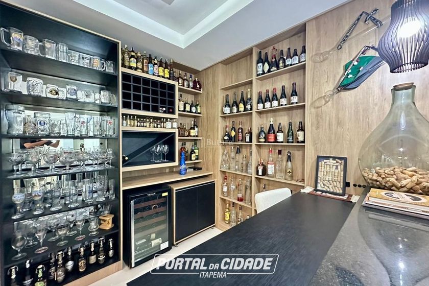 Apartamento &agrave; venda - 300m&sup2; - Meia Praia
