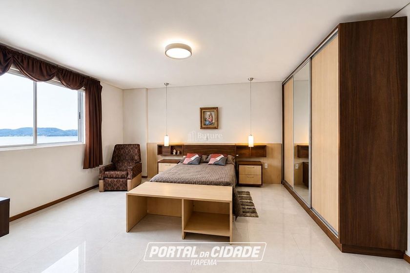Apartamento &agrave; venda - 212m&sup2; - Meia Praia