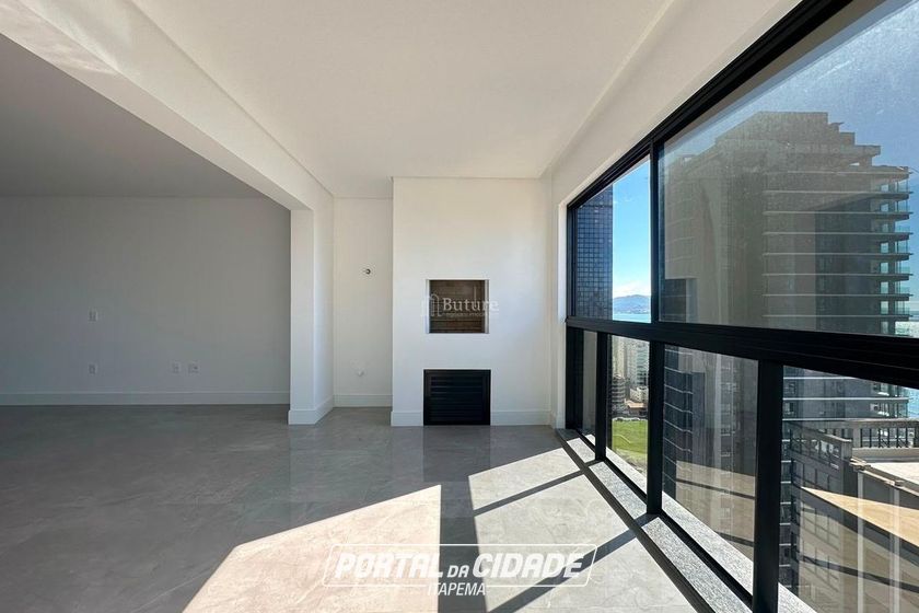 Apartamento &agrave; venda - 198m&sup2; - Meia Praia