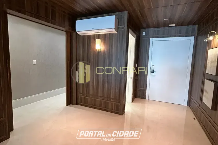 Apartamento &agrave; venda - 180m&sup2; - Meia Praia